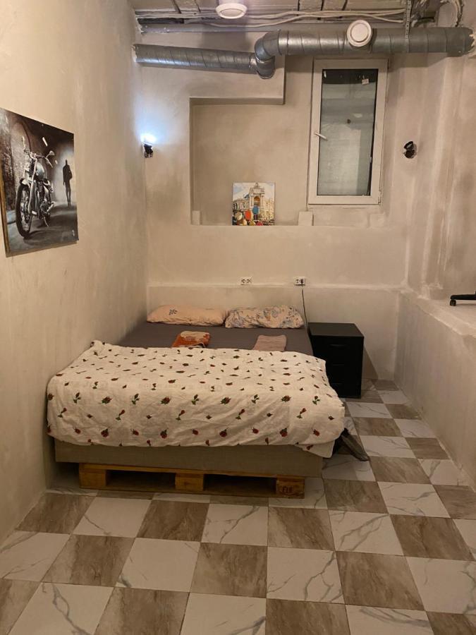 Black Wood Hostel Kijów Zewnętrze zdjęcie