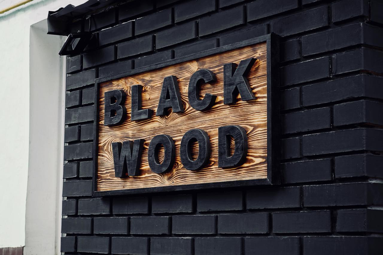 Black Wood Hostel Kijów Zewnętrze zdjęcie
