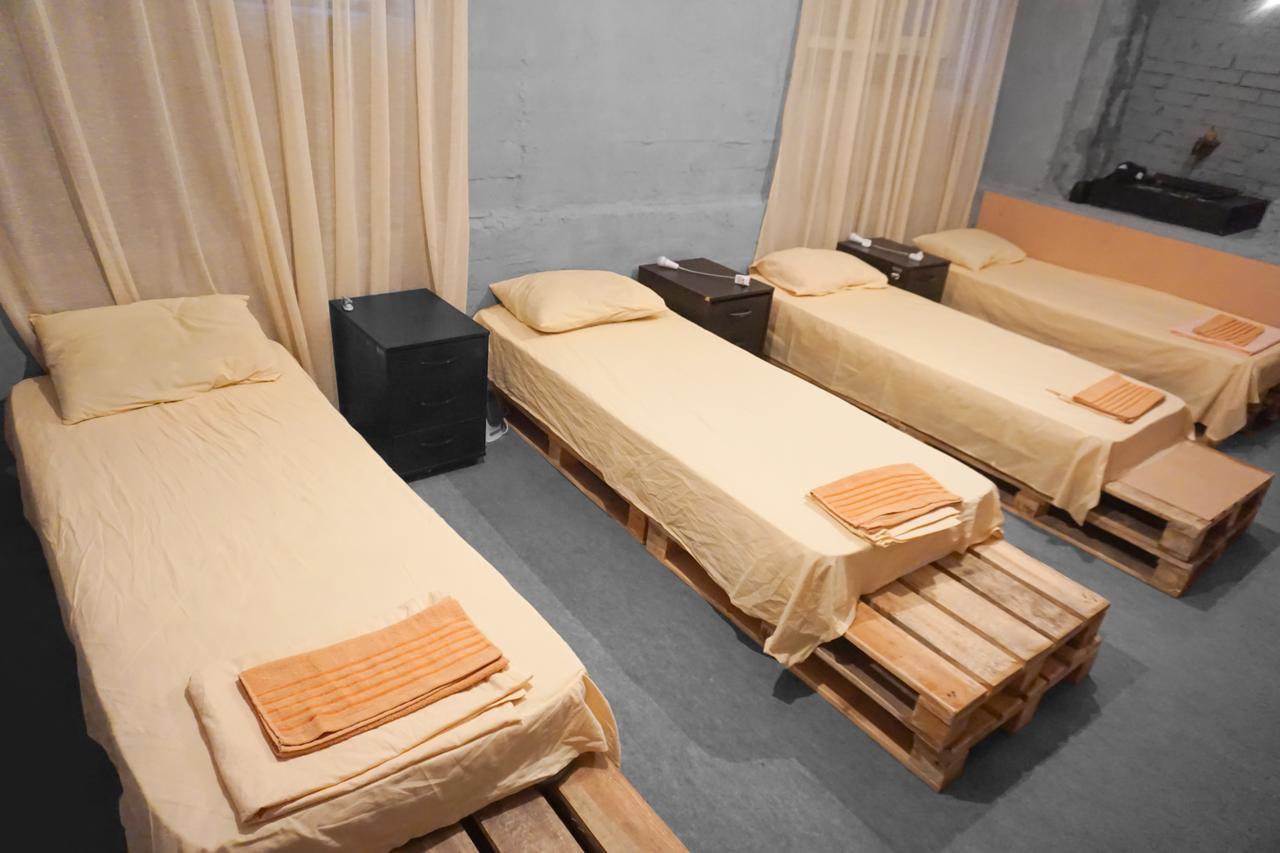 Black Wood Hostel Kijów Zewnętrze zdjęcie