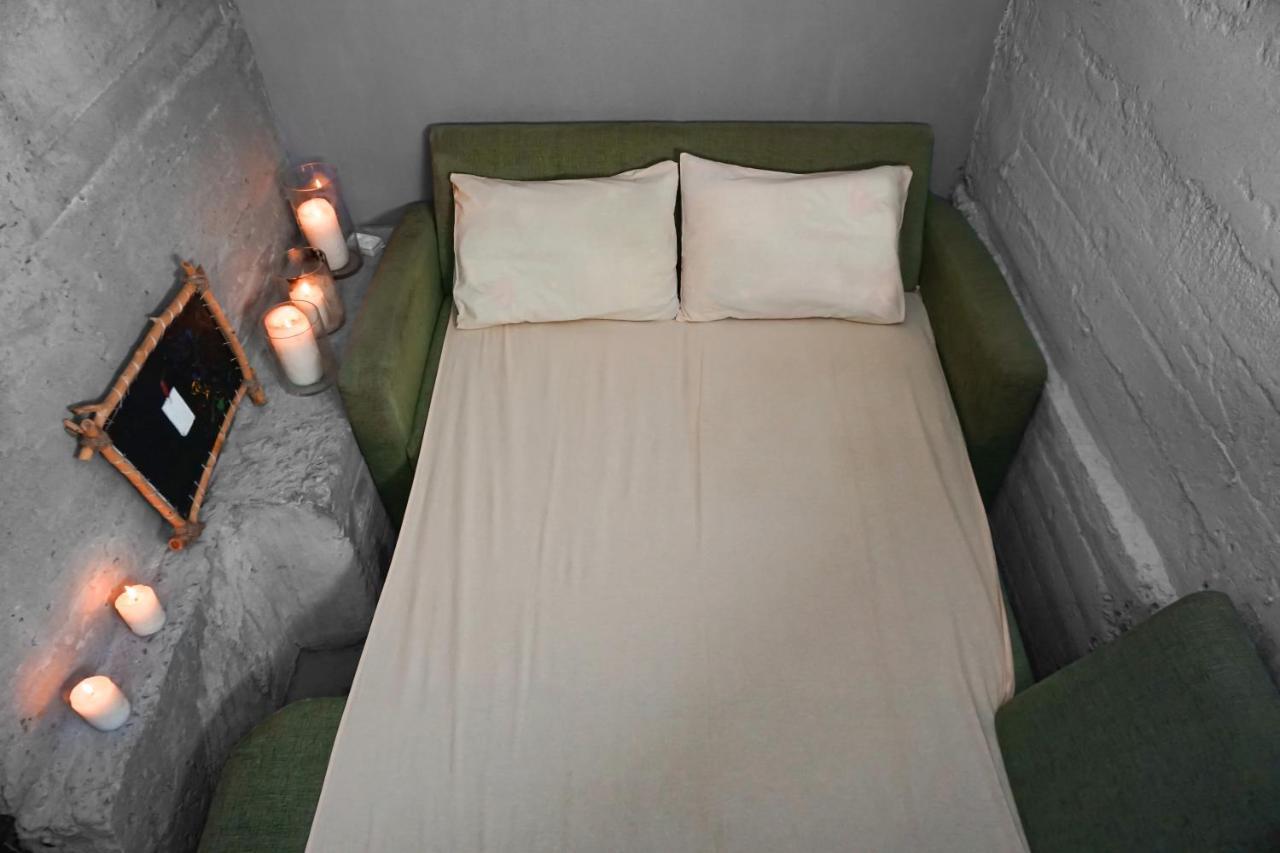 Black Wood Hostel Kijów Zewnętrze zdjęcie